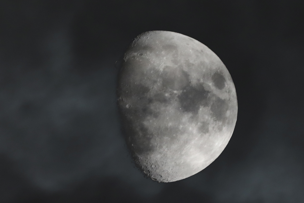 十五的月亮十六圆