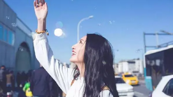 五招拍出漂亮证件照(图3) 五招拍出漂亮证件照(图3)